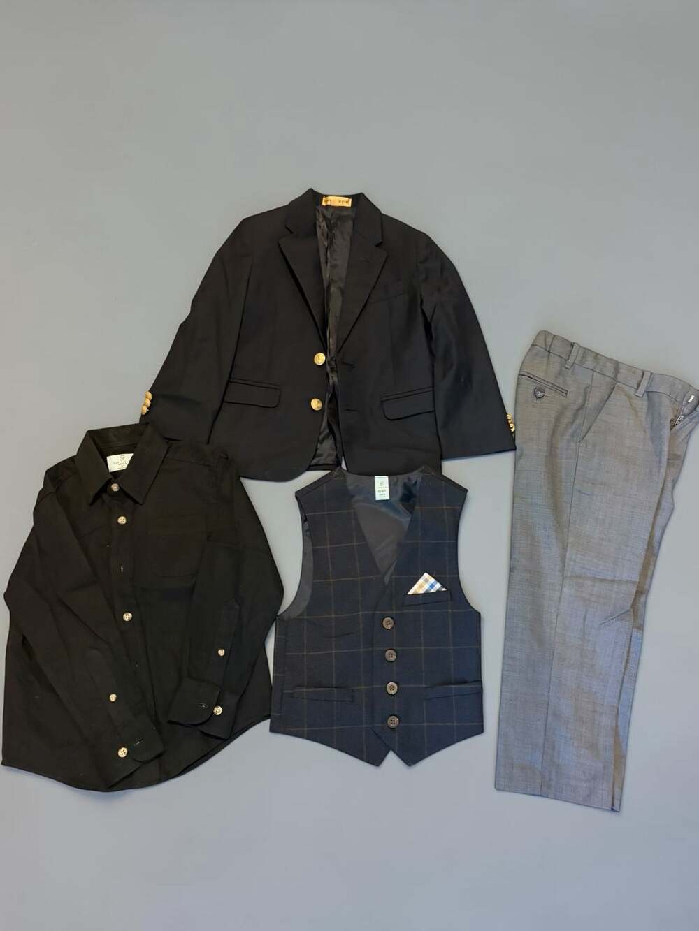 Class Club Boys 4-Piece Suit Set Blazer Vest Shirt Pants size 4/5